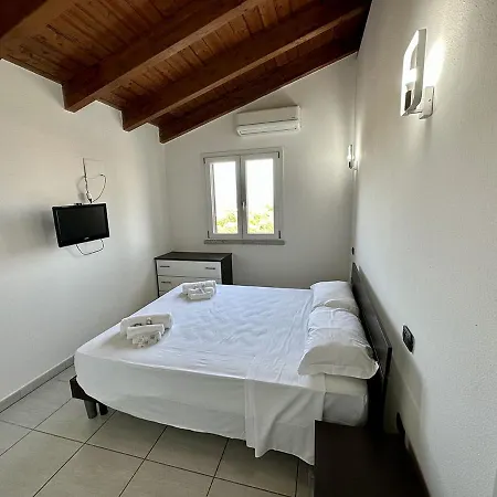 Grazioso E Panoramico In Zona Residenziale A C54 アパート SantʼAntìoco